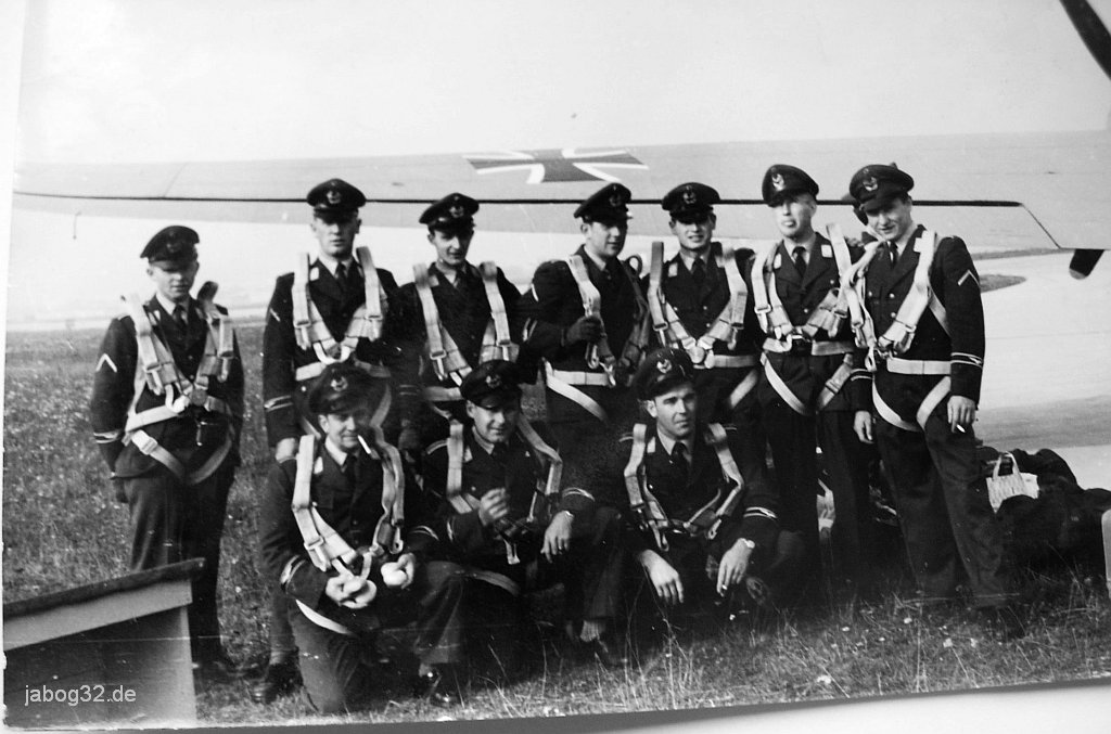 Gruppenbild vor F-84